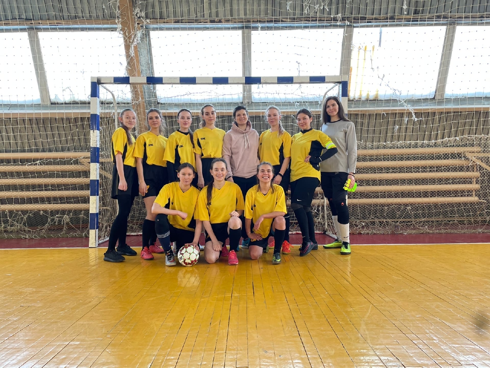 Победа девушек ПГУ в межвузовской Универсиаде по мини-футболу